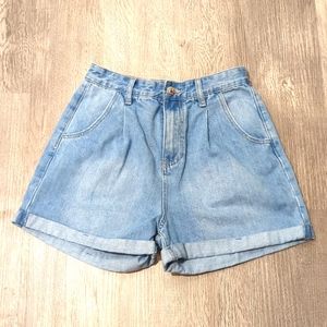 🌸 NWOT High waist mom fit denim shorts